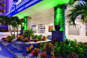 Holiday Inn Oceanfront 